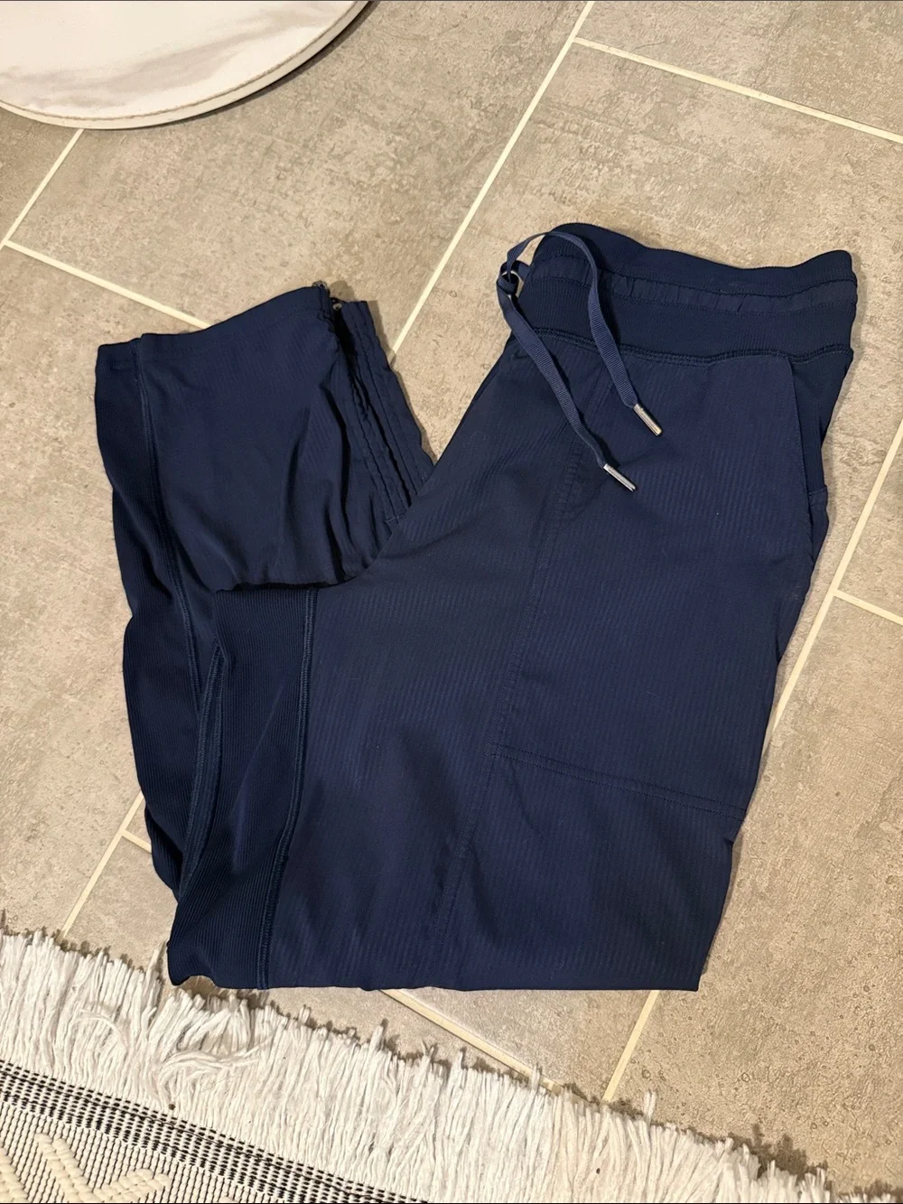 lululemon True Navy Size 8 Pants
